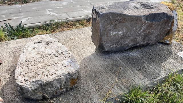 Ardahan kırsalında bulunan Aramice yazıt Kars Müzesi'nde çözümleniyor