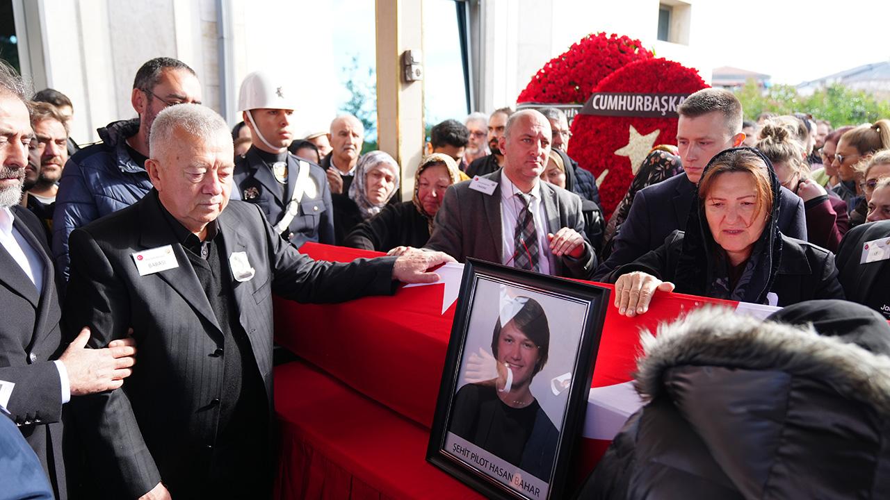 Şehit pilot Hasan Bahar İstanbul'da son yolculuğuna uğurlandı