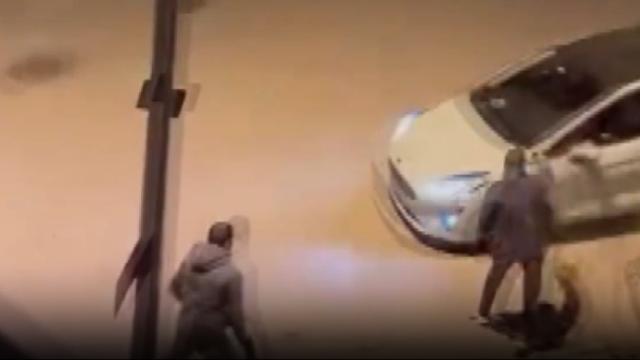 Drift atan sürücü, kendini uyaranları işte böyle ezmeye çalıştı