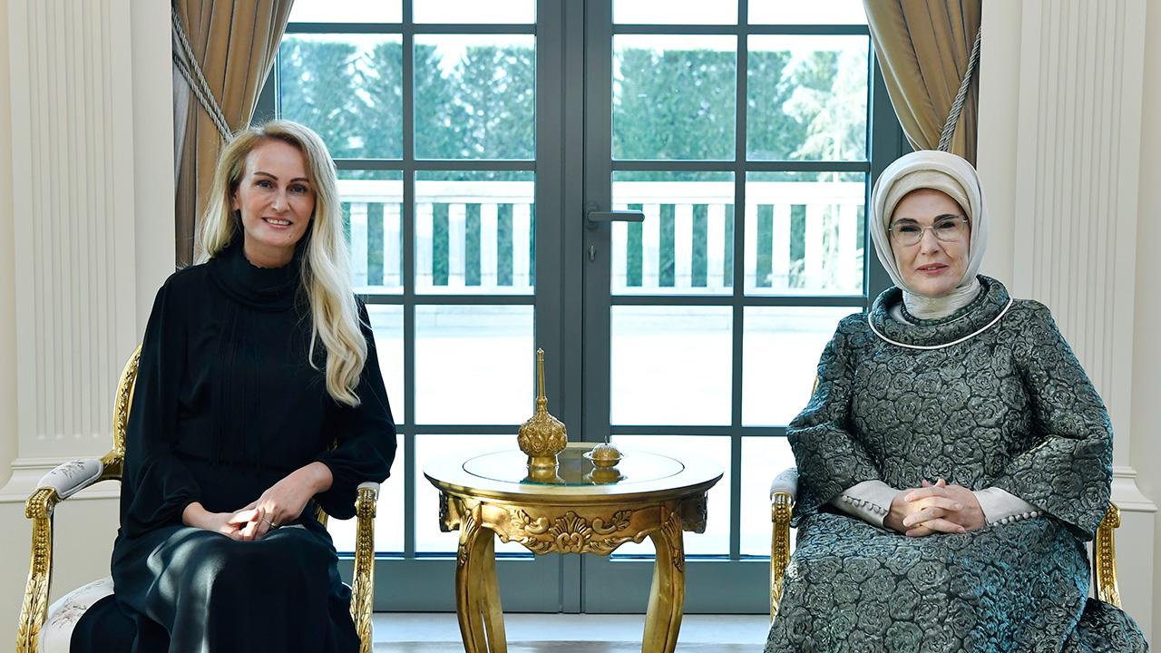 Emine Erdoğan, Nilden Bektaş Erhürman ile bir araya geldi