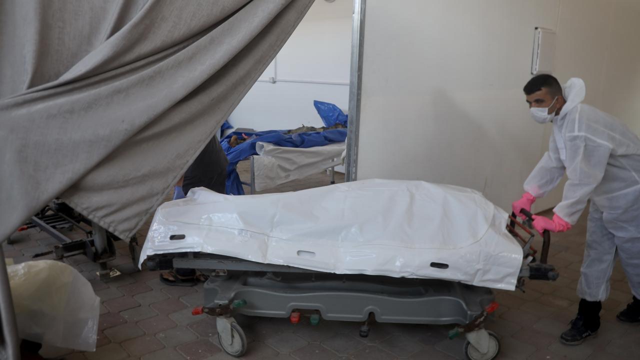 Gazze’de sağlık durumu felaket düzeyinde: Tıbbi çadırlar su altında kaldı