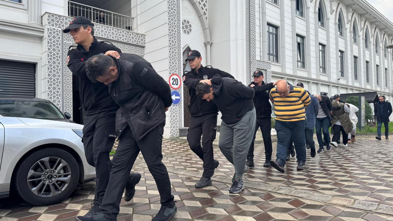 Kocaeli’deki fabrika yangınına ilişkin gözaltına alınan 11 zanlı adliyede