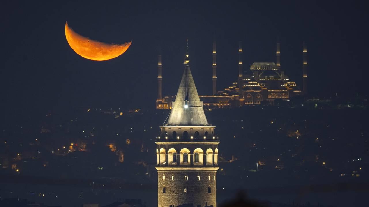 İstanbul'da hilal