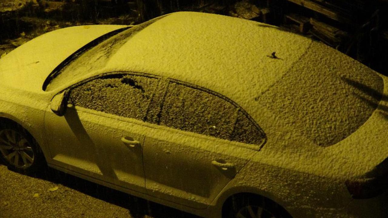 Bitlis’te soğuk hava yerini kara bıraktı