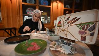 Restoranlarda kırılan tabaklar onarılarak sanat eserine dönüştürülüyor