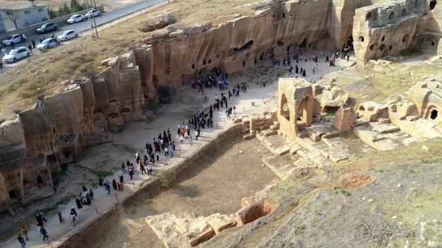 Medeniyetler şehri Mardin ara tatilde ziyaretçilerle doldu