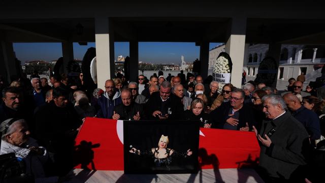 Sanatçı Muazzez Abacı, Ankara'da son yolculuğuna uğurlandı
