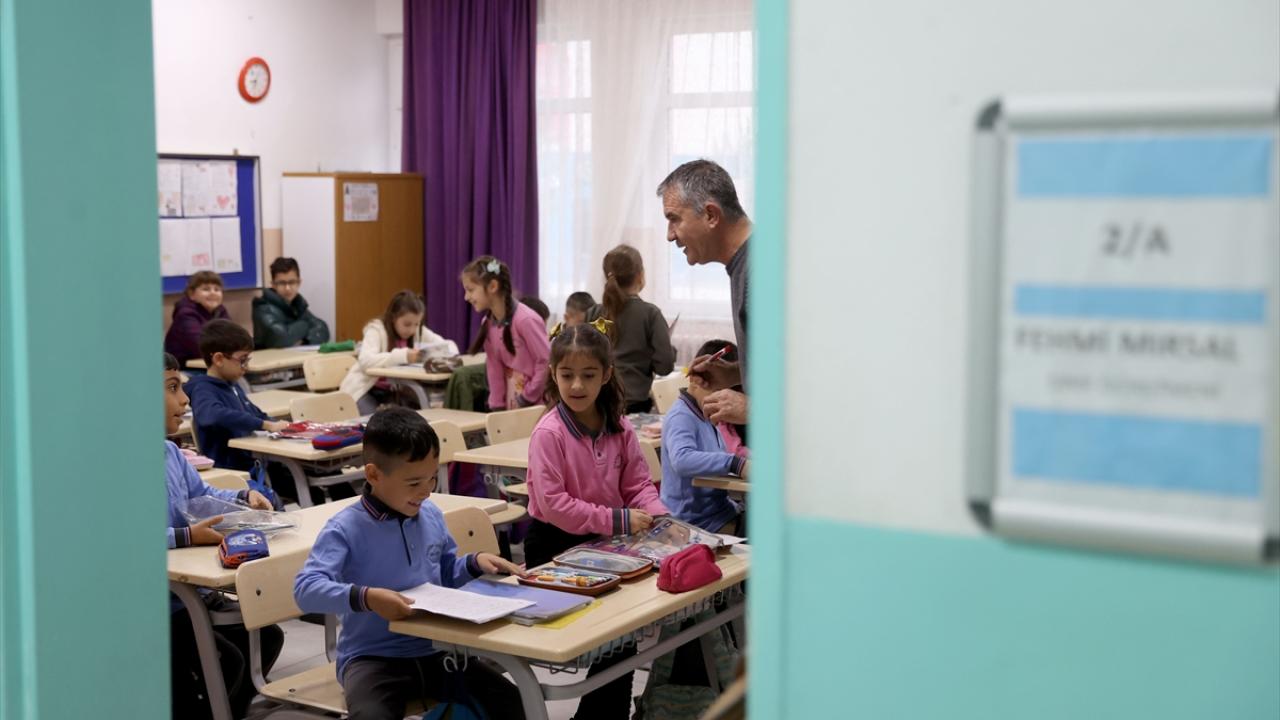 Okullarda ara tatil sonrası ilk ders zili çaldı