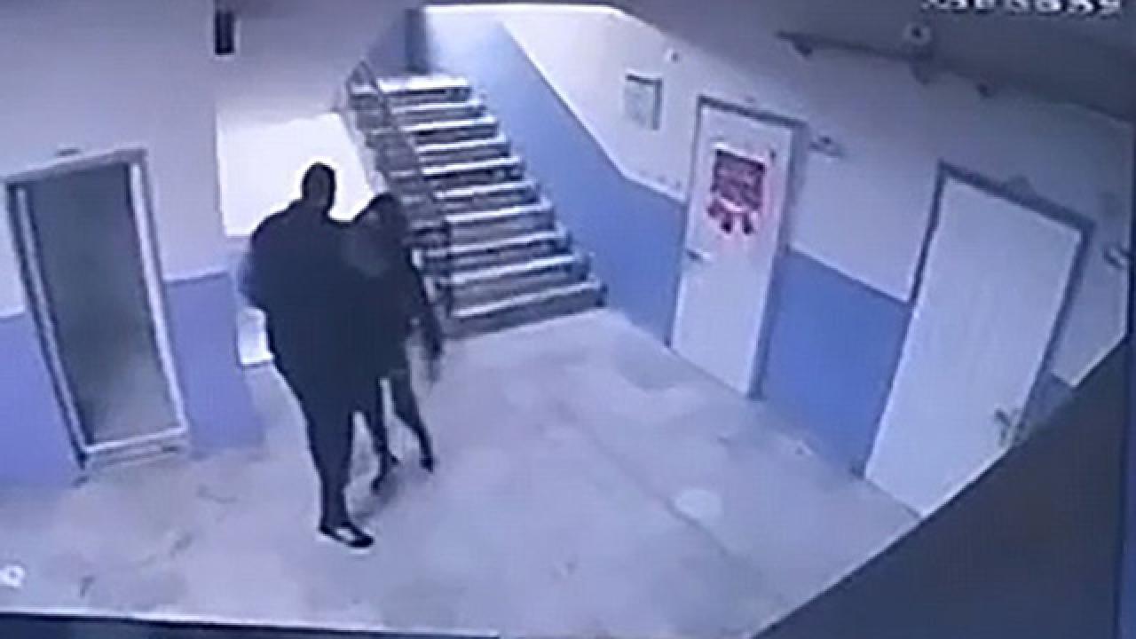 Otizmli öğrenciyi merdivenden iten okul müdürü gözaltında