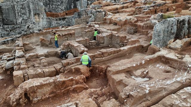 Perre Antik Kenti'nde Roma dönemine ait 1500 yıllık yaşam alanı bulundu