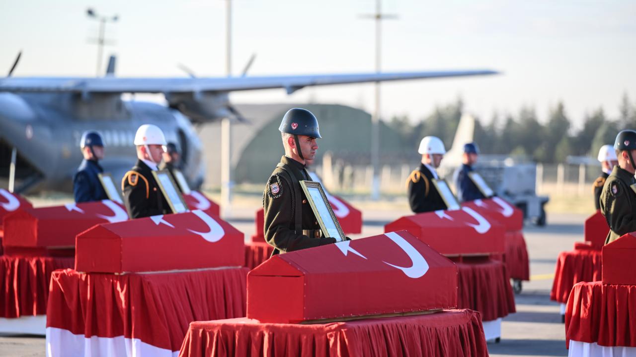 Şehitlerimizi uğurluyoruz