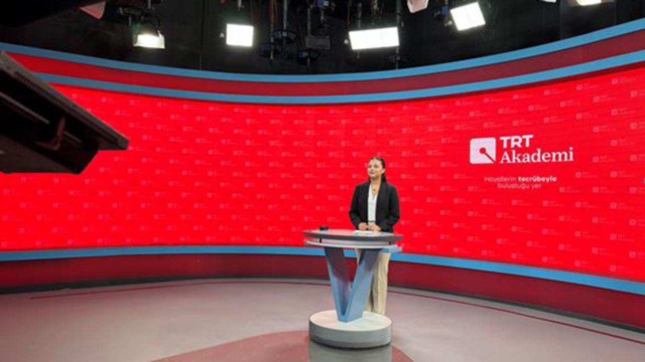 TRT Akademi’den aralık ayına özel spikerlik ve sunuculuk eğitimi