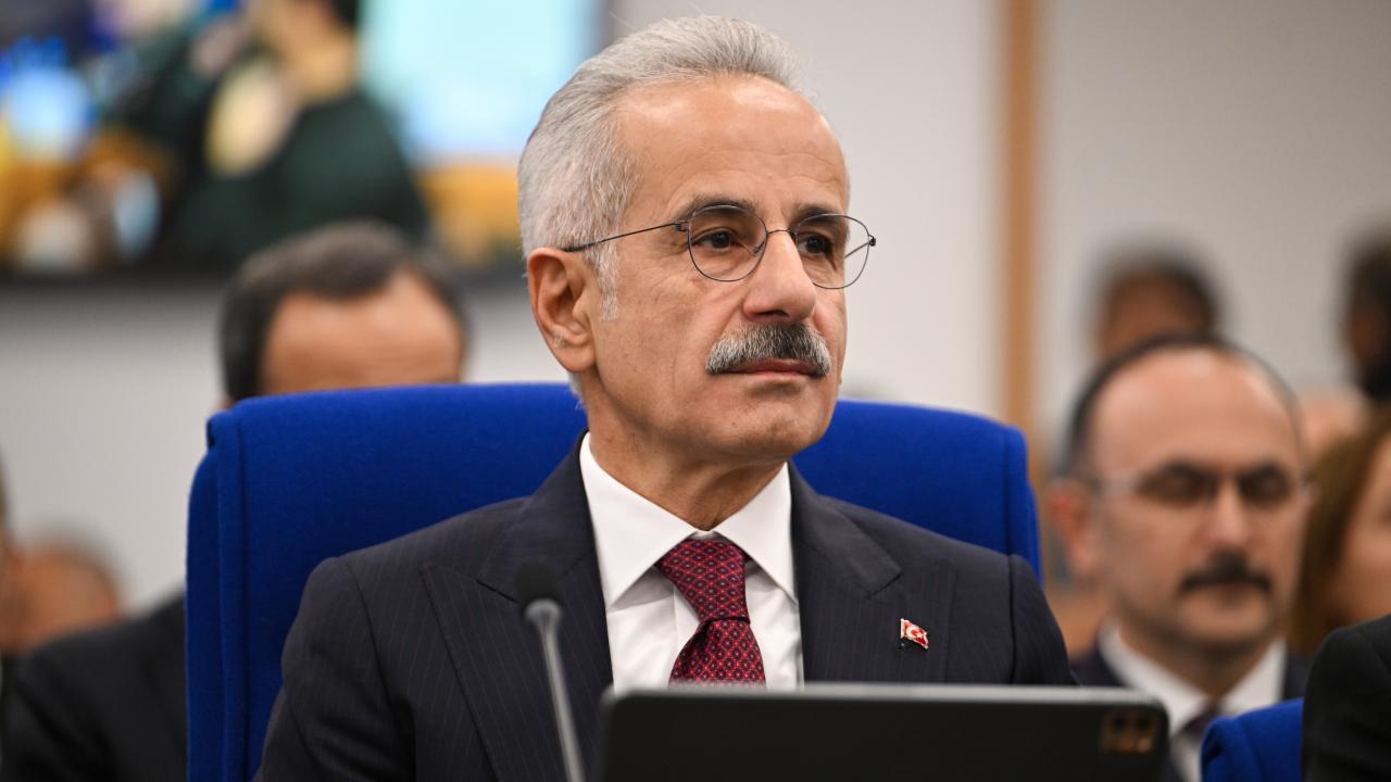 Bakan Uraloğlu: 2028’de YHT ile bağlanan il sayısını 27’ye çıkarmayı hedefliyoruz