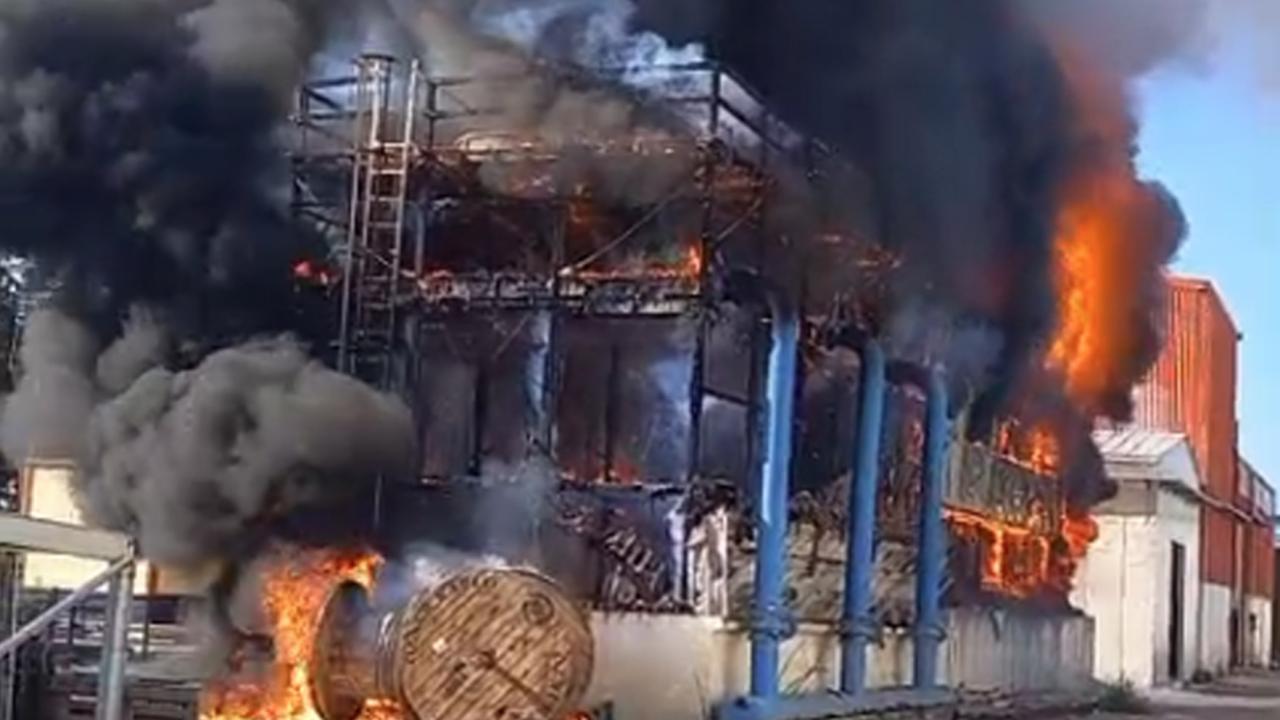 İzmir’de fabrikada çıkan yangın söndürüldü