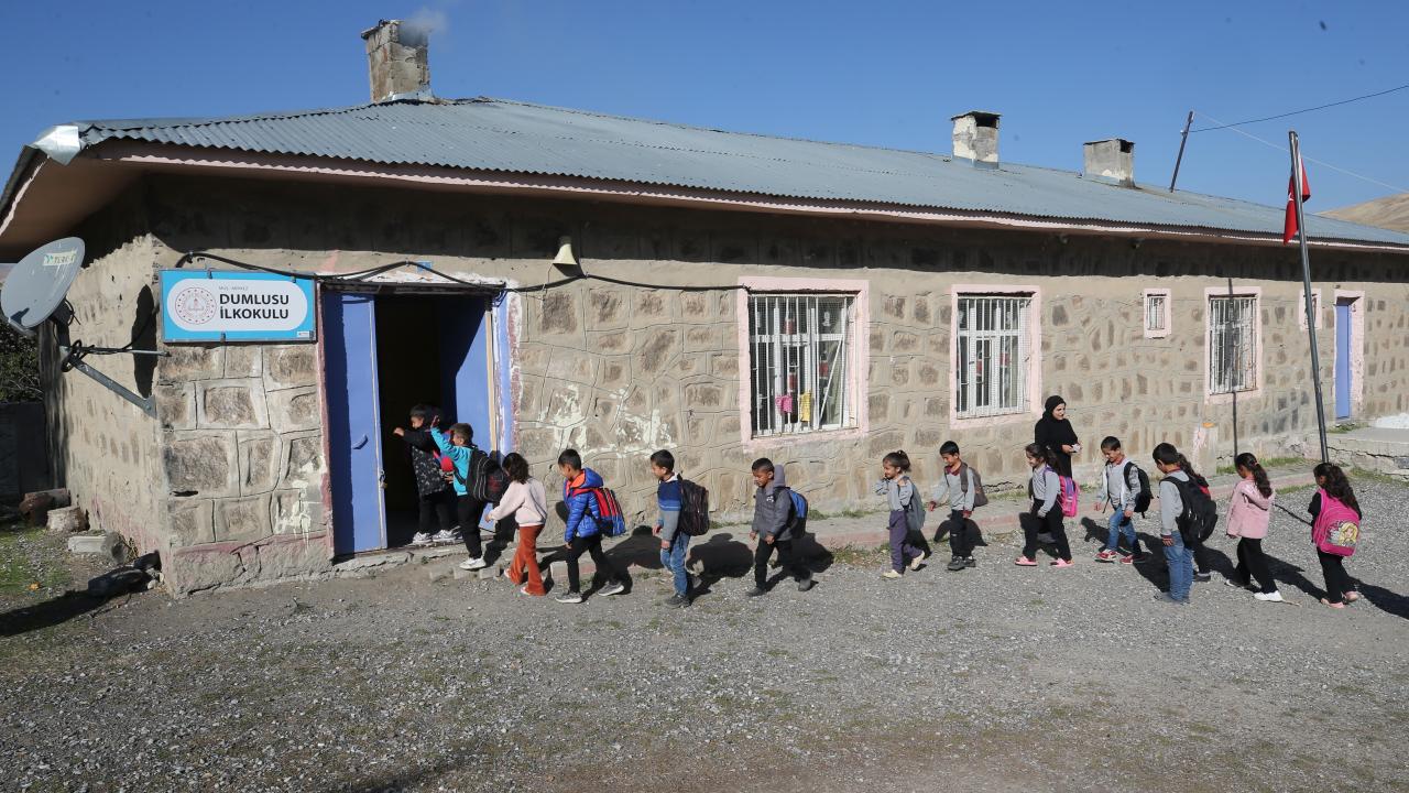 "Onlara hem annelik hem ablalık yapıyorum"