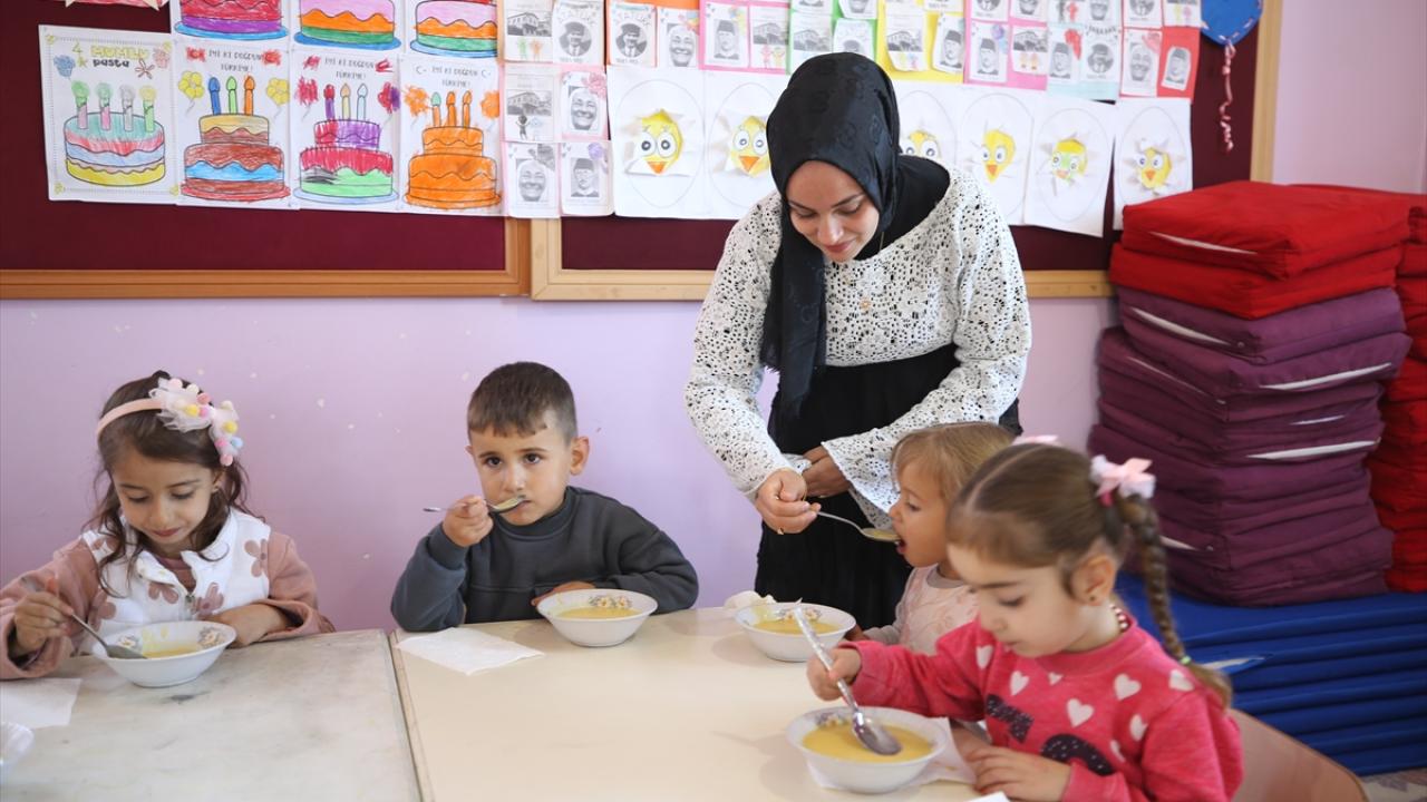 "Köyümüzü de öğretmenliği de çok seviyorum"