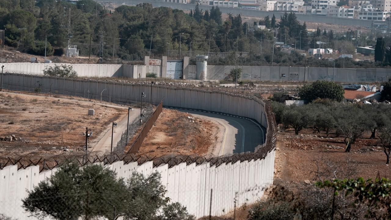 Atarot Sanayi bölgesi ve Kudüs Havaalanı