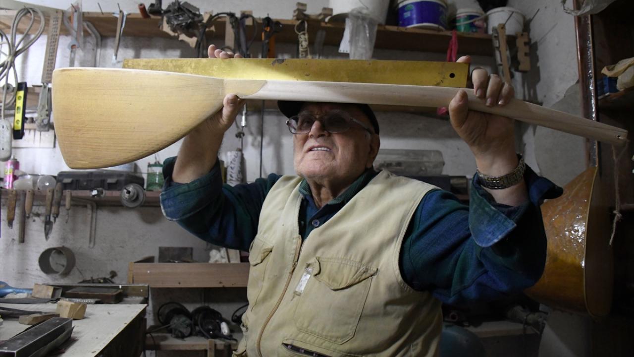 "Bağlama sesi duyduğum zaman çok etkileniyorum"