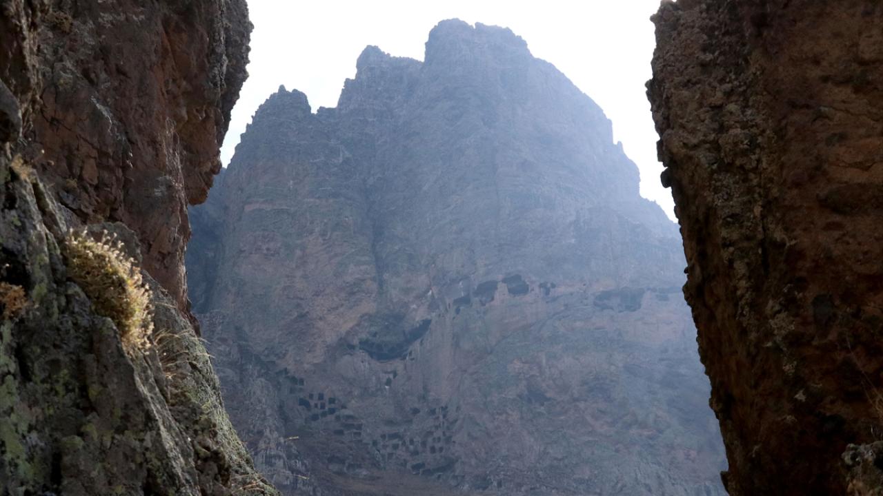 "En az 2 bin yıllık tarihlendirmeden bahsetmek mantıklı"