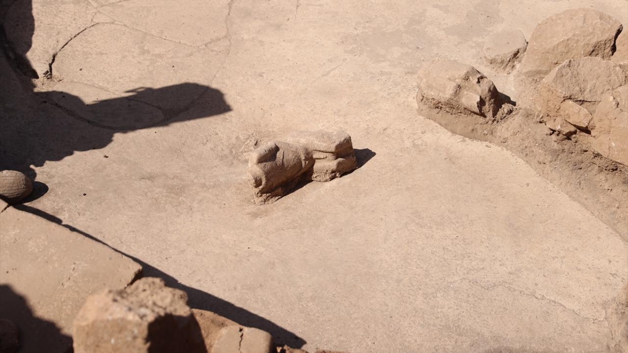 Hayvan heykellerinden insan heykellerine geçiş