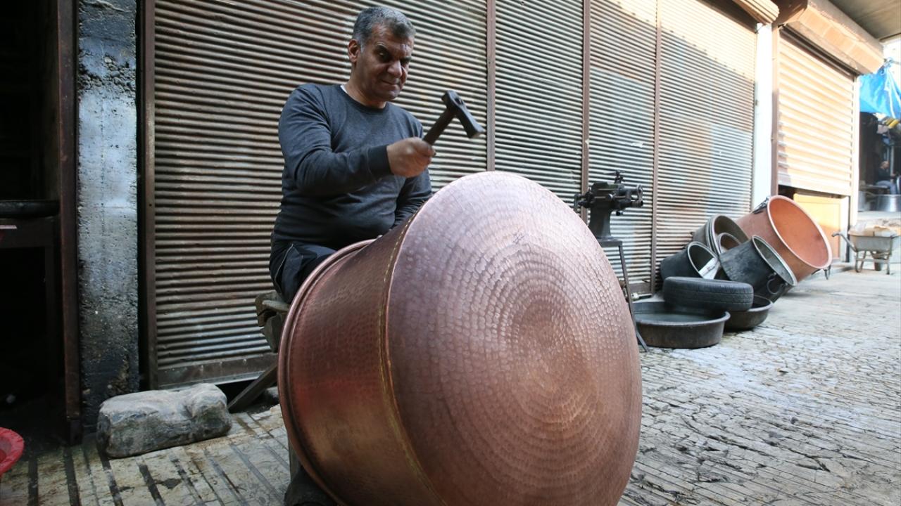 Bakırcılığın Kahramanmaraş'taki son temsilcileri mesleği yaşatmaya çalışıyor