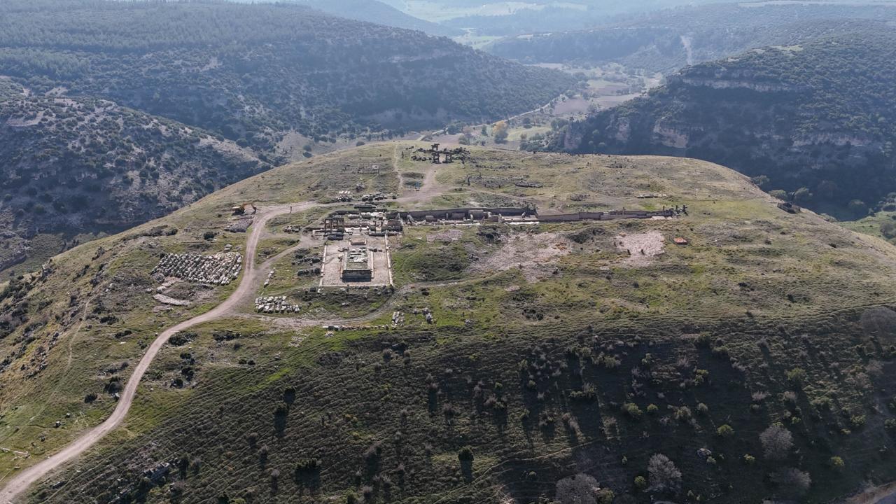 Blaundos'un 2 bin yıllık stadyumu gün yüzüne çıkarılıyor
