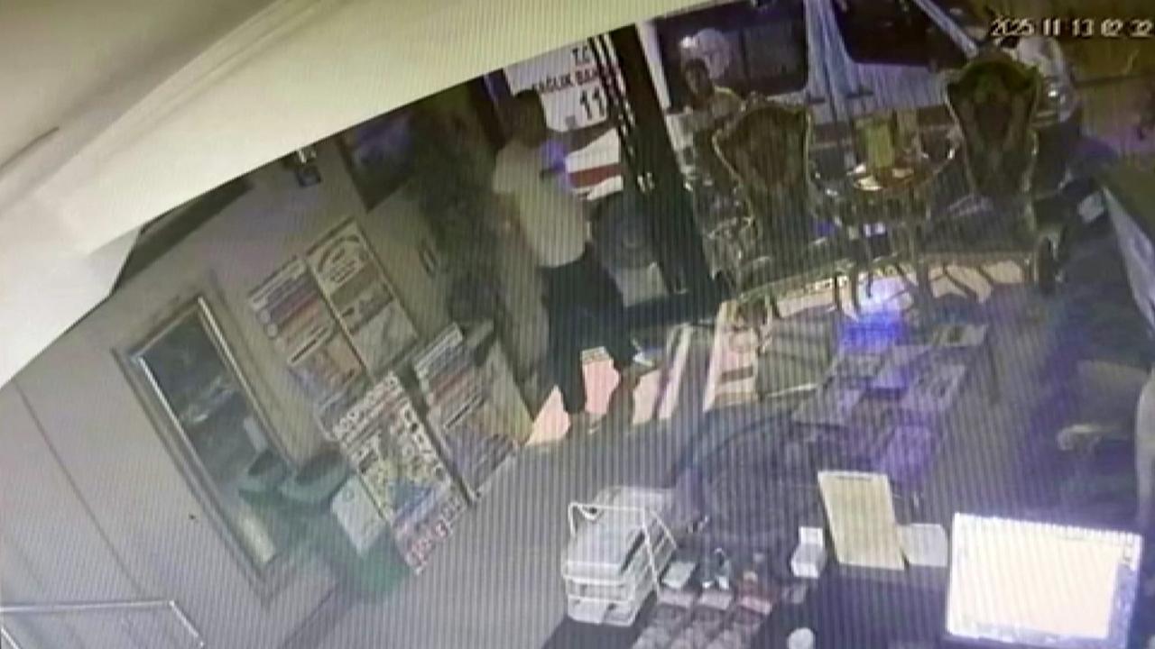 Böcek ailesi ilaçlanan otelde böyle kilitli kaldı