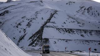 Erzurum ile Ardahan'da sis ve soğuk hava etkili oldu