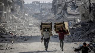 İsrail'in ateşkesi ihlal ederek Gazze'ye düzenlediği saldırılar sonucu Filistinliler göç etmeye başladı