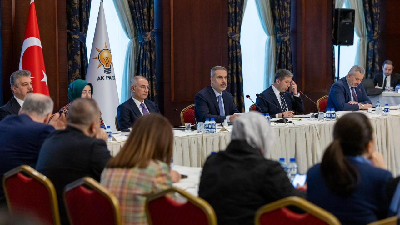 Bakan Fidan, AK Parti Marmara Bölgesi milletvekilleriyle bir araya geldi