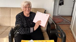 97 yaşındaki Hanife teyze 30 yıldır günlük tutuyor