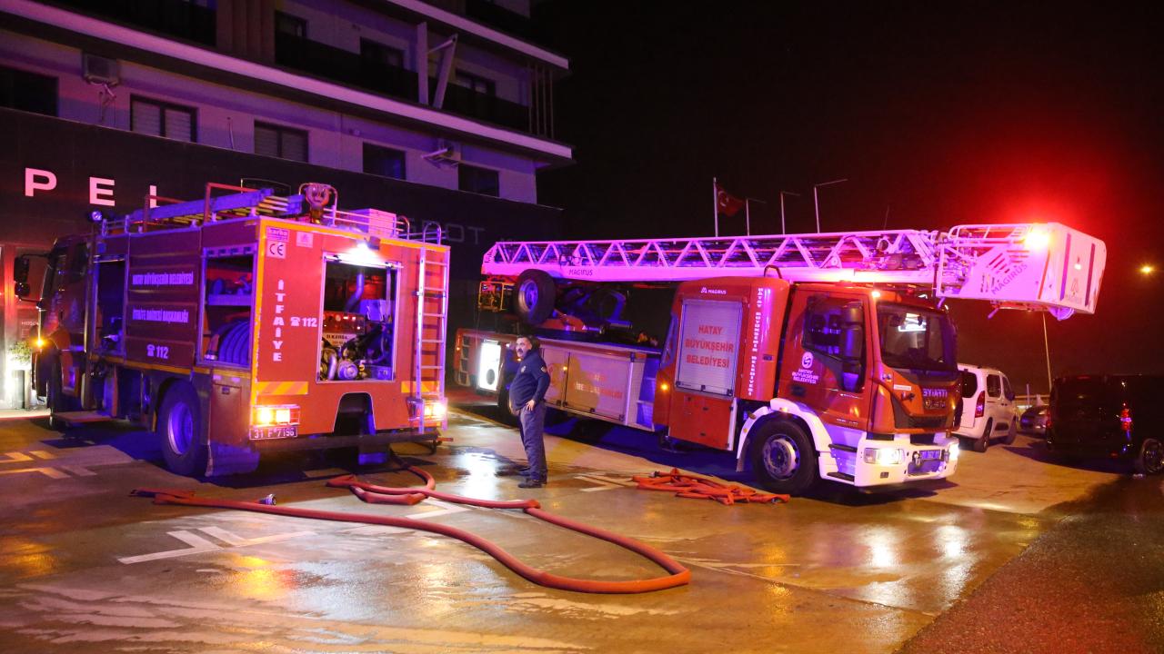Hatay'da yangın çıkan binada 2 kişi hayatını kaybetti