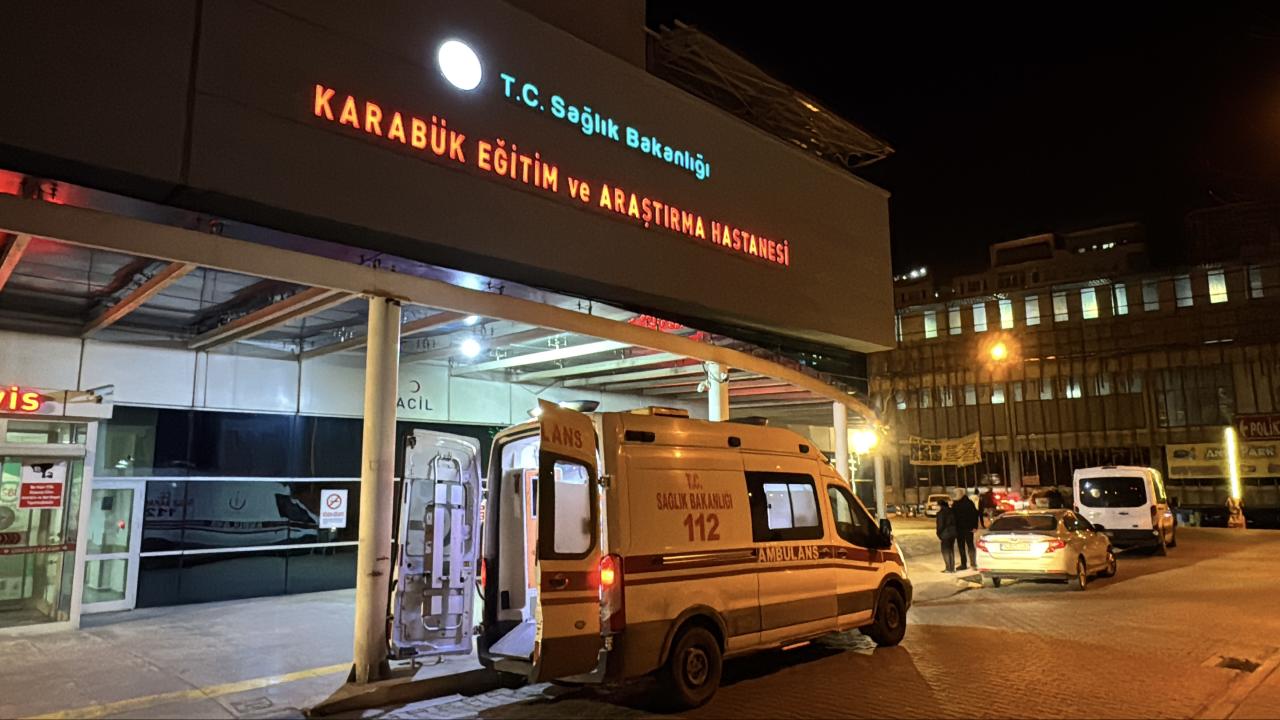 Köpeği tabancayla korkutmak isterken kazara arkadaşını vurdu