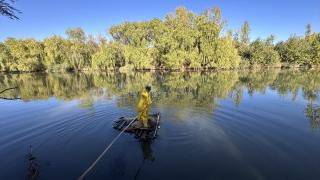 Dicle Nehri'nde 55 yıldır "kelek" üzerinde balık avlıyor