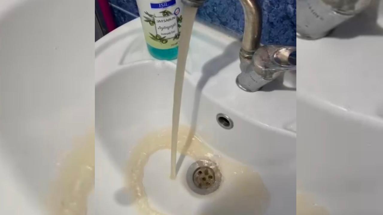 İstanbul’da musluklardan akan kirli suya vatandaşlardan tepki