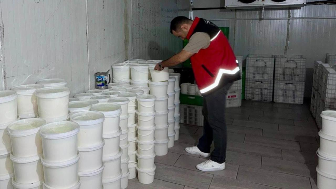 Hatay'da etiketsiz 2,3 ton süt ürünü imha edildi