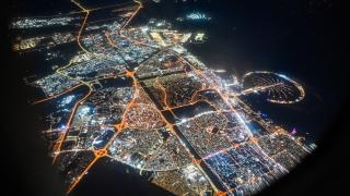 Şehirlerin ışıklı görünümü havadan fotoğraflandı