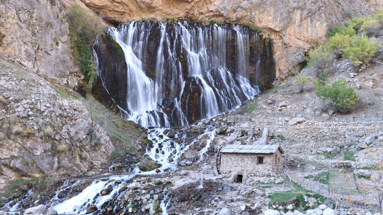 "Burası 365 gün akan bir şelale"