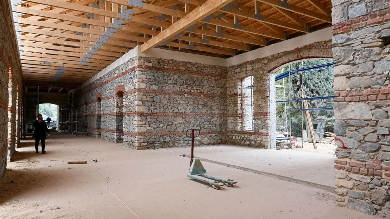 "Sosyal ve kültürel mekanları inşa ediyoruz ki şehir bütünüyle dönüşmüş olsun"