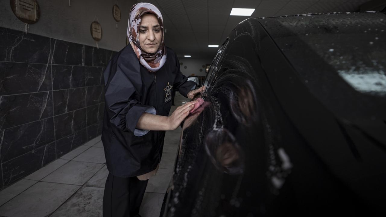 "Kentte kadınların işlettiği oto yıkama yok"