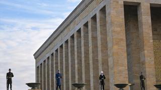 Anıtkabir'de saygı nöbeti