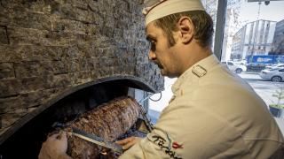 Erzurum'un tescilli cağ kebabı uluslararası gastronomi vitrininde yine zirvede