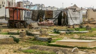 Gazze’de yaşam mezarlıklara sıkıştı