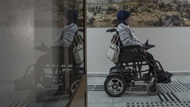 55 yaşında çalışma hayaline kavuştu, şimdi kendisi gibi engellilere rehberlik ediyor