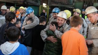 Madencilere Dünya Madenciler Günü’nde çocuklarından duygulandıran sürpriz