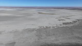 Tamamen kuruyan Seyfe Gölü Kuş Cenneti sessizliğe büründü