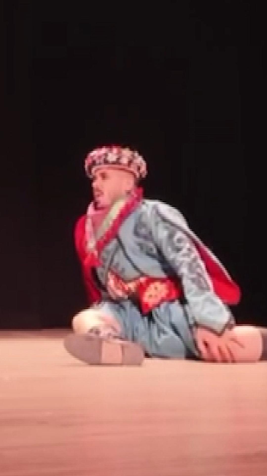 Zeybek oynarken çapraz bağları koptu