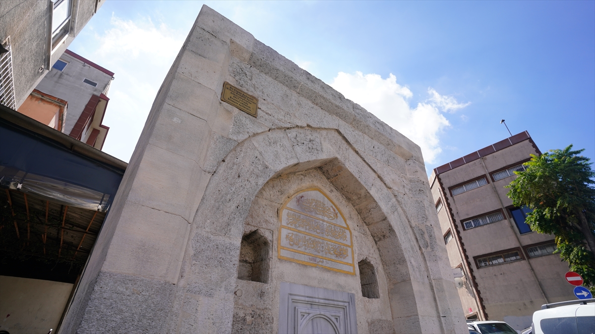 Projesi devam eden diğer cami ve tekkeler ise şöyle: