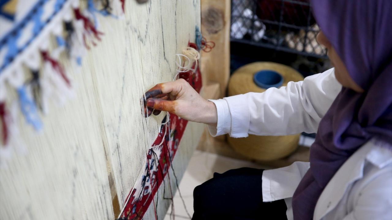 "Yaptığımız bütün dokumaları isimlendiriyoruz"