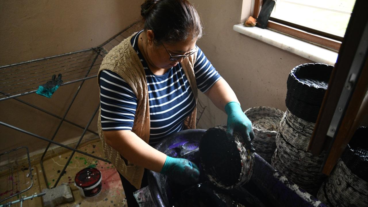 "Fırça darbeleriyle ruhumuzu şekillendiriyoruz"